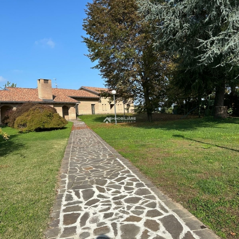 Esclusiva villa romana bernareggio