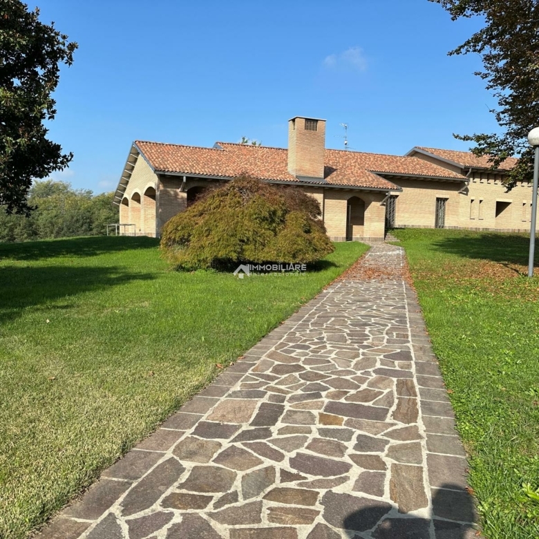 Esclusiva Villa Romana Bernareggio